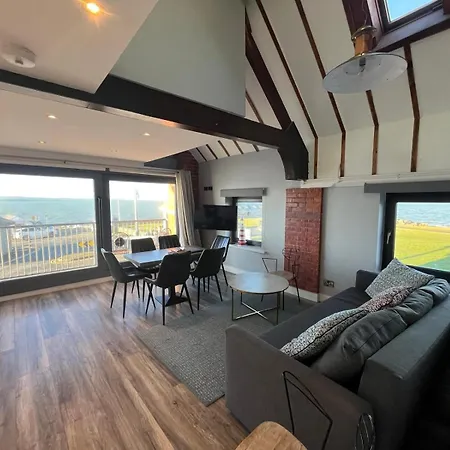 Lifeboat House Апартаменты Скеррис