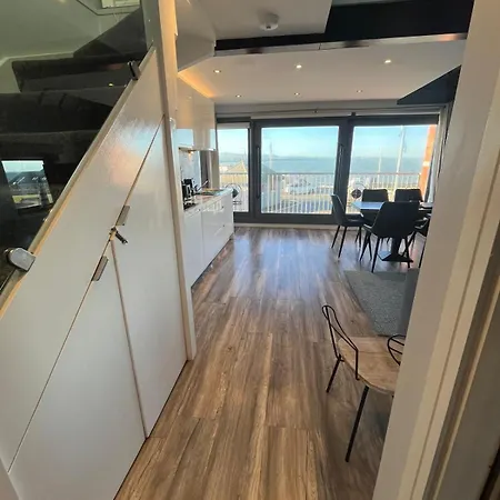 Lifeboat House Апартаменты Скеррис