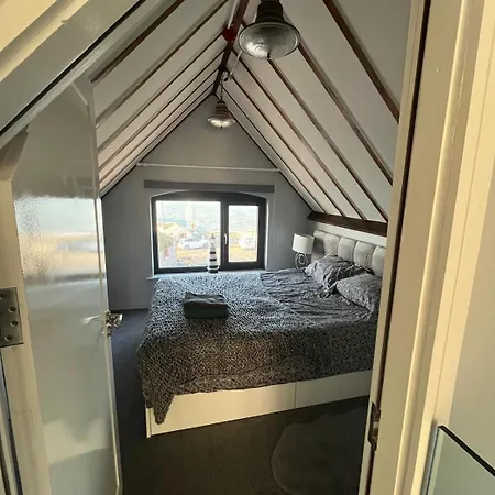 Апартаменты Lifeboat House Скеррис