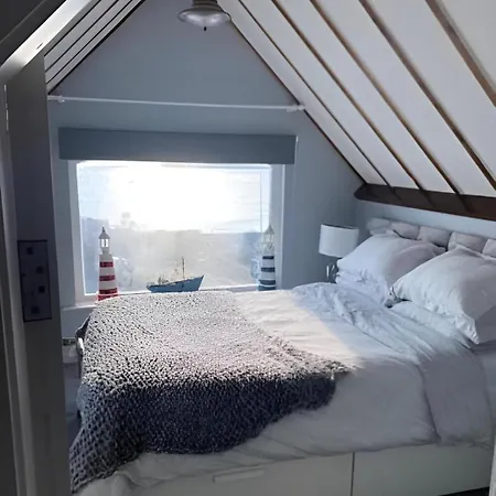 Lifeboat House Апартаменты Скеррис